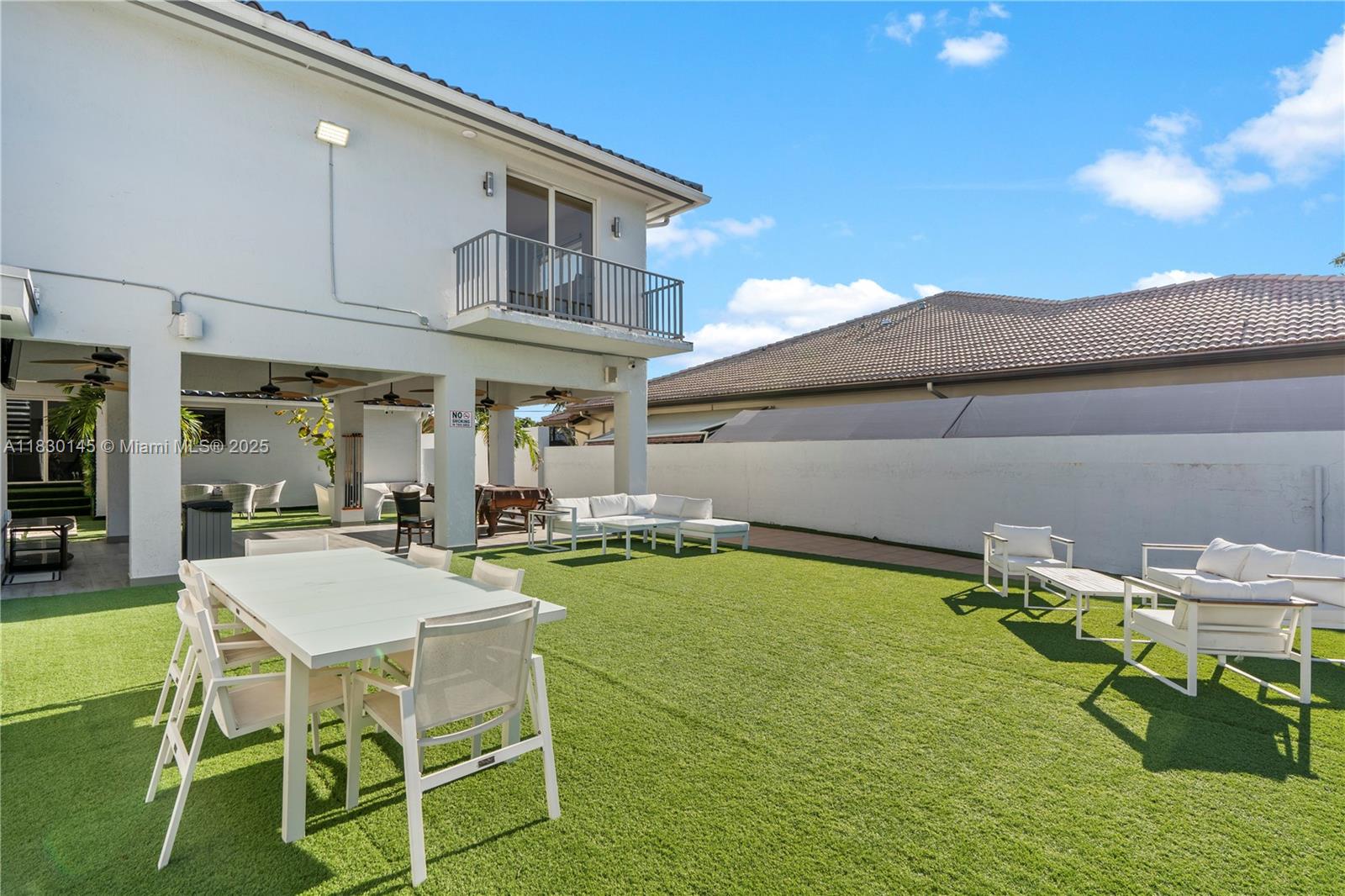 J G HEADS FARMS - Residential Lease