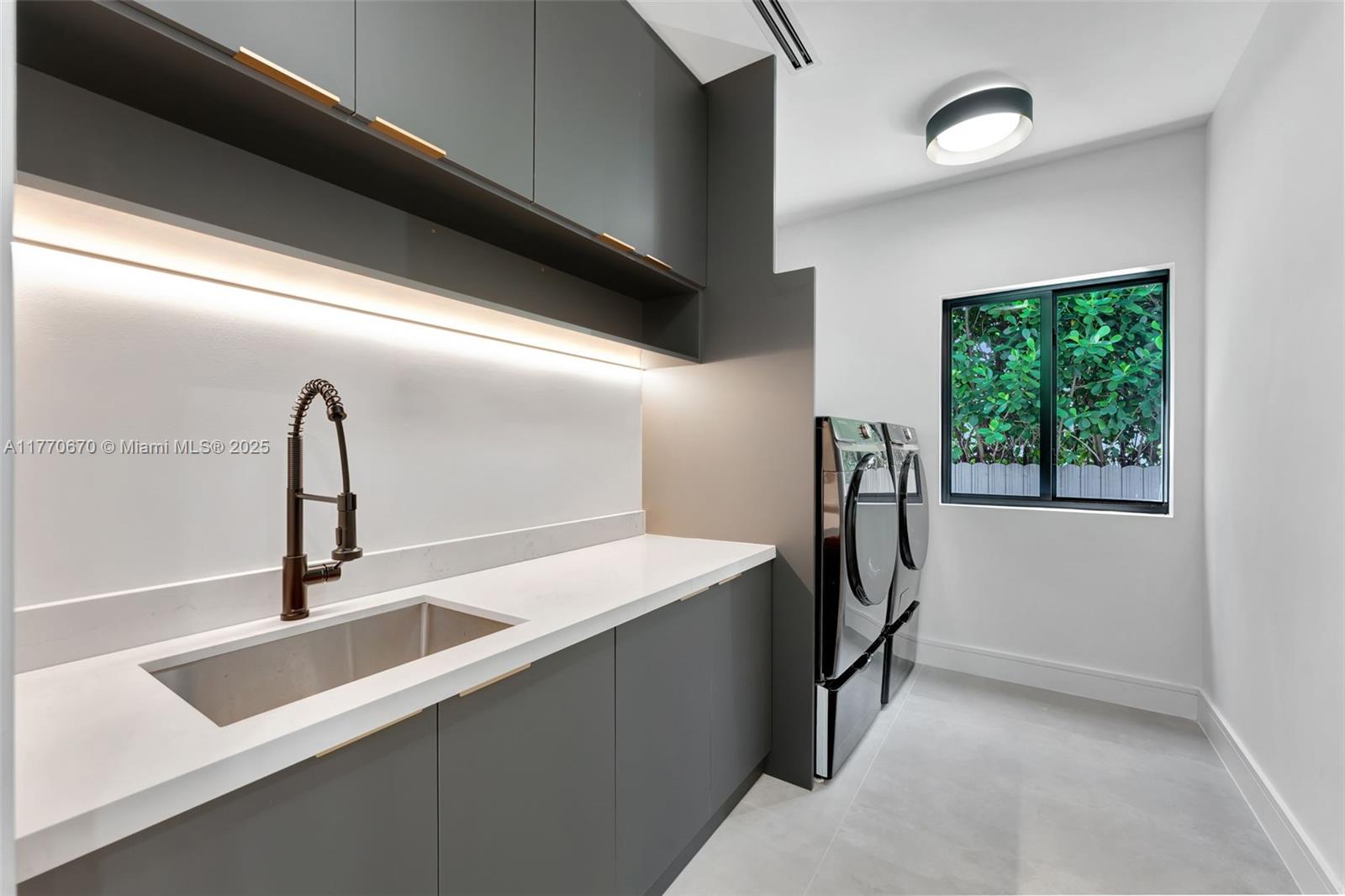 AMD PL GRIFFING BISCAYNE - Residential