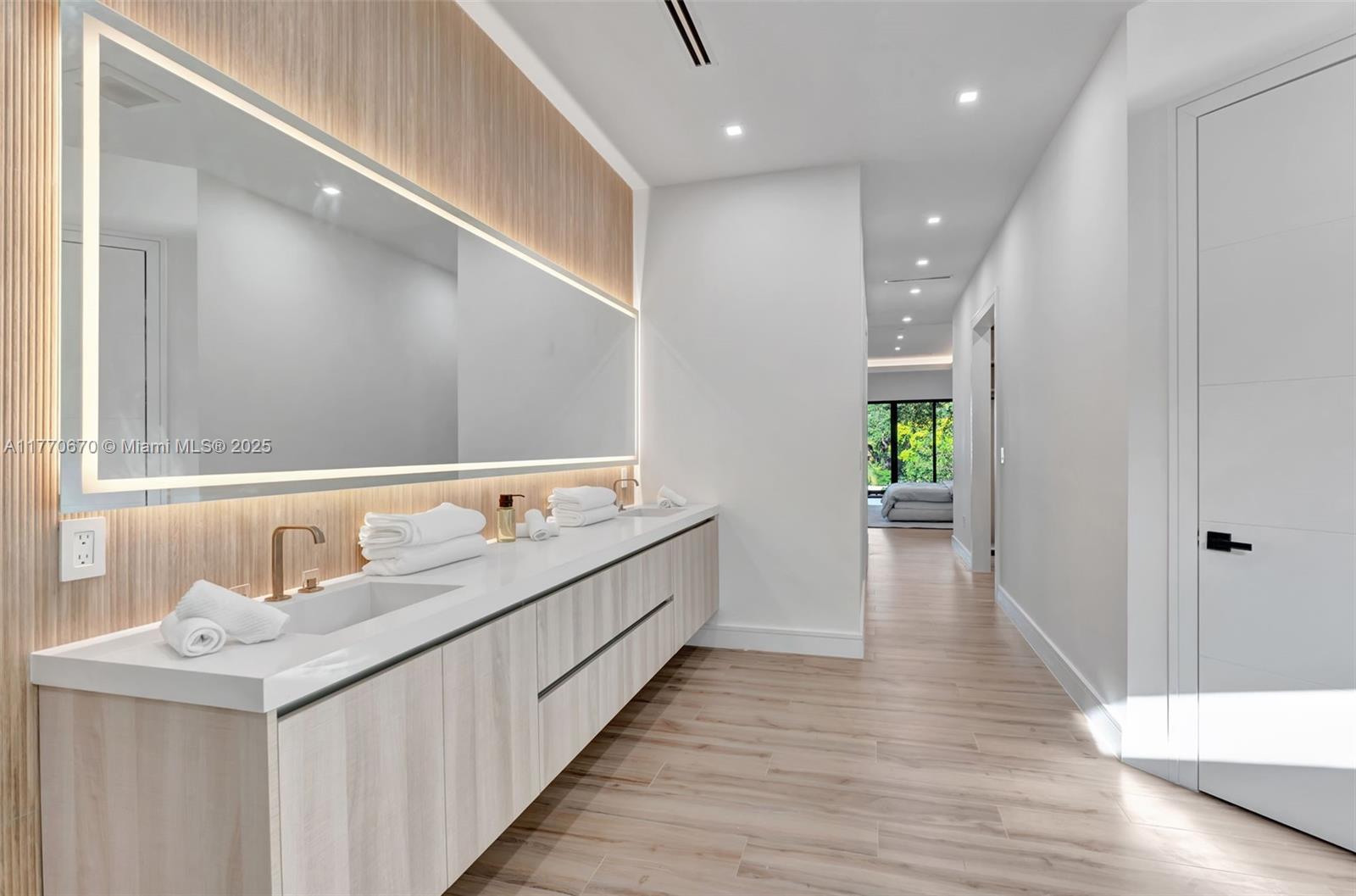 AMD PL GRIFFING BISCAYNE - Residential