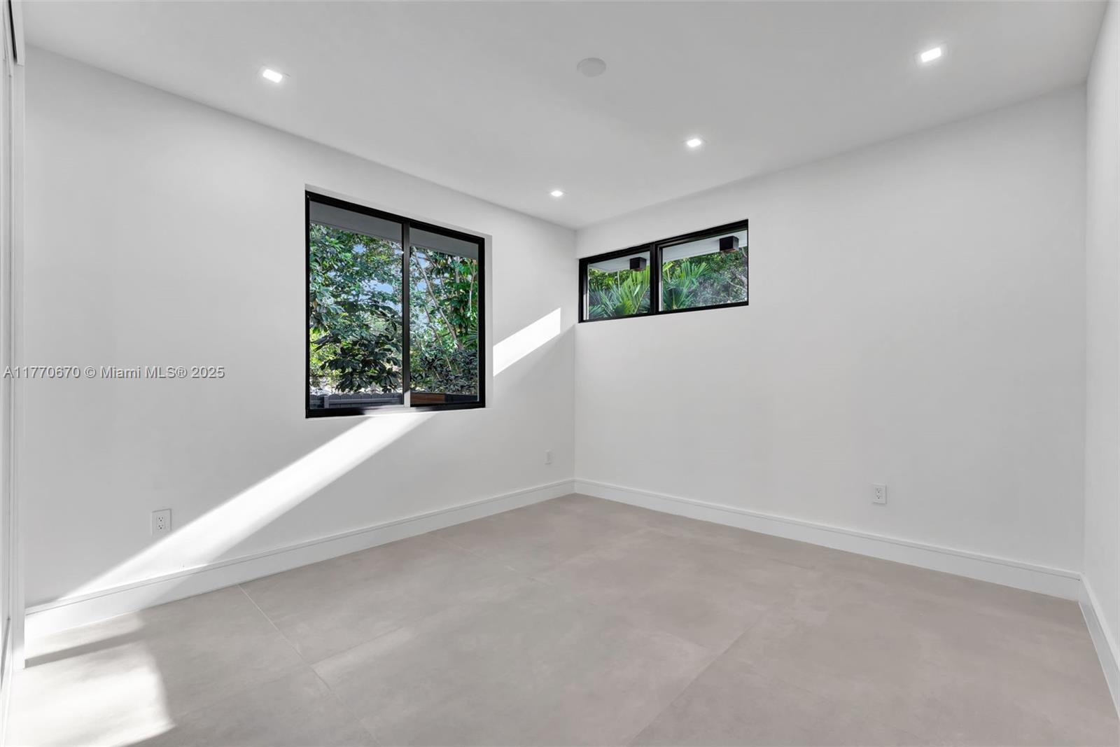 AMD PL GRIFFING BISCAYNE - Residential