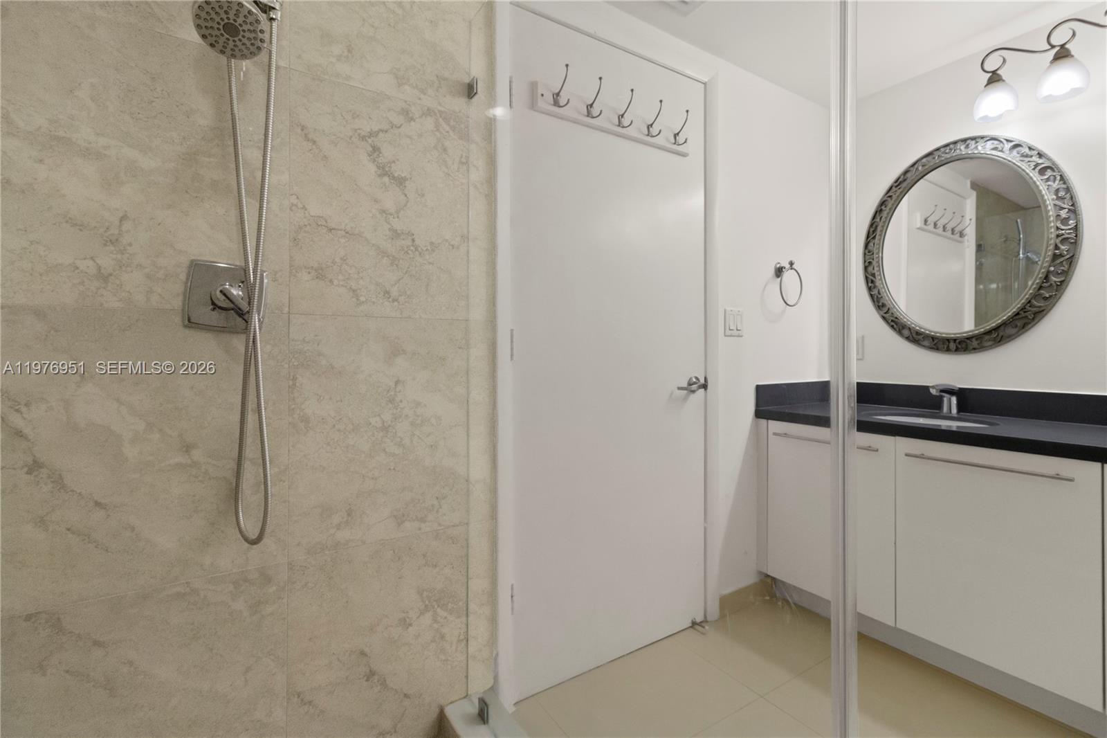 IVY CONDO - Residential