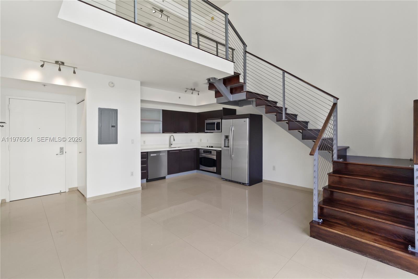 IVY CONDO - Residential