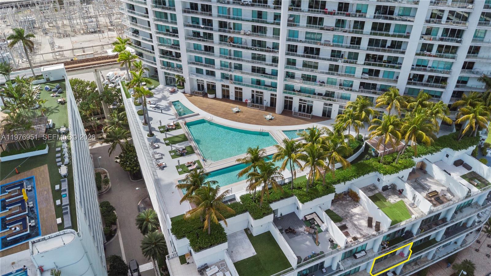 IVY CONDO - Residential