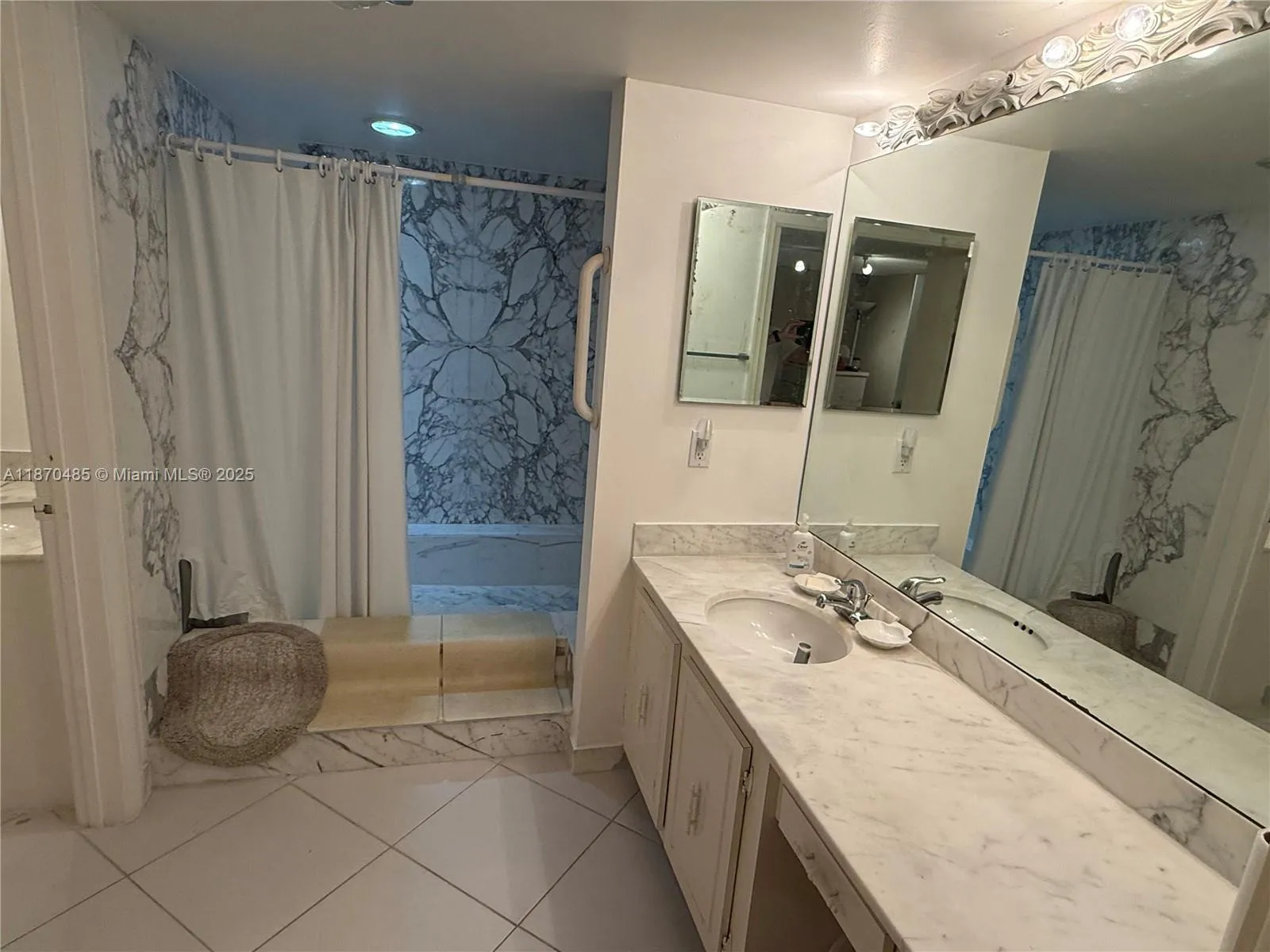 Key Biscayne, Florida 33149, United States, 1 Bedroom Bedrooms, ,2 BathroomsBathrooms,Residential,Active,202137