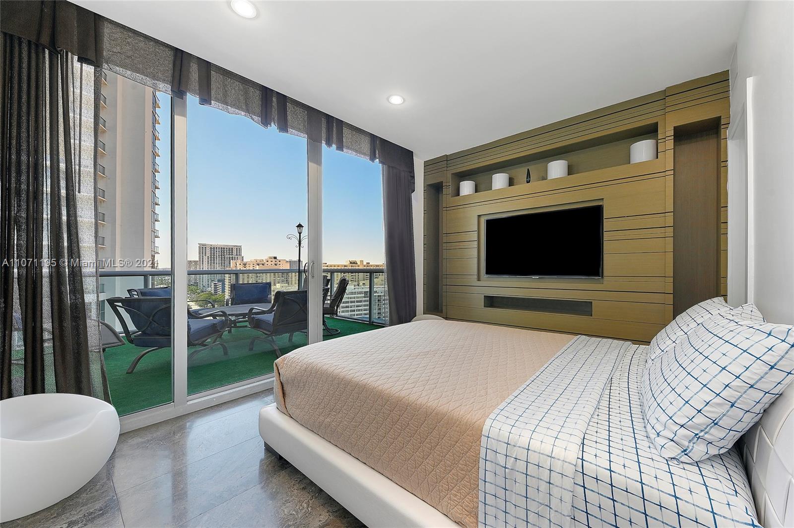 SIAN OCEAN RESIDENCES CON - Residential Lease