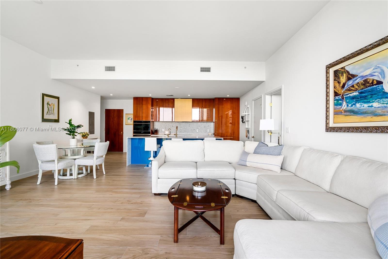 2678 Tigertail Ave 713