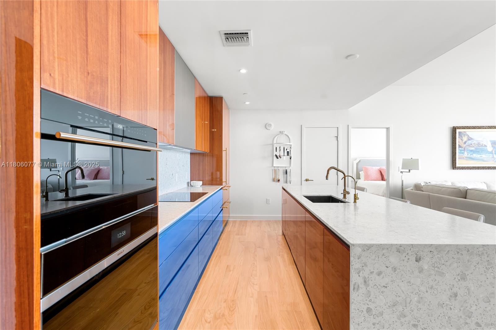 2678 Tigertail Ave 713