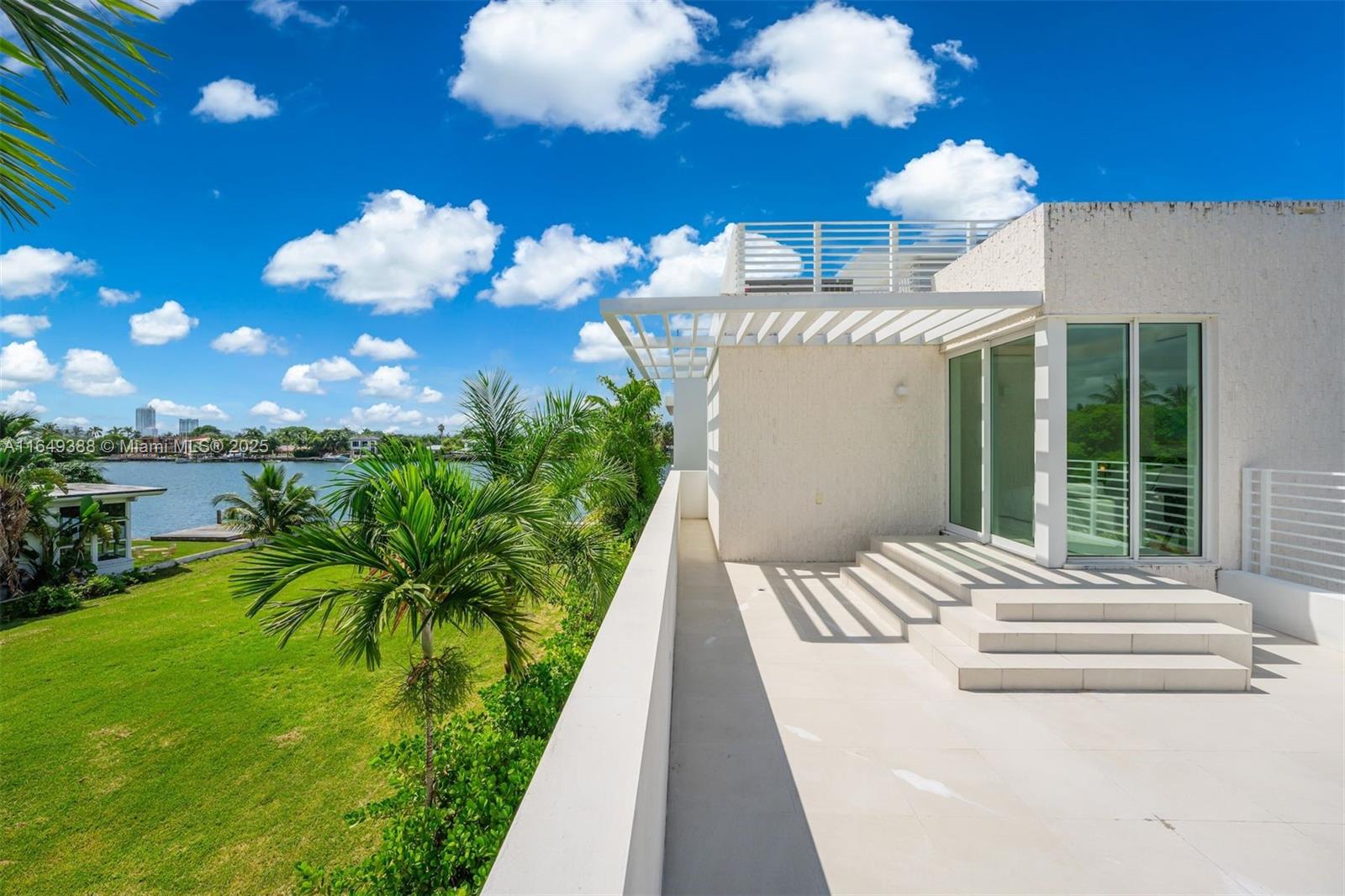 BISCAYNE POINT - Residential
