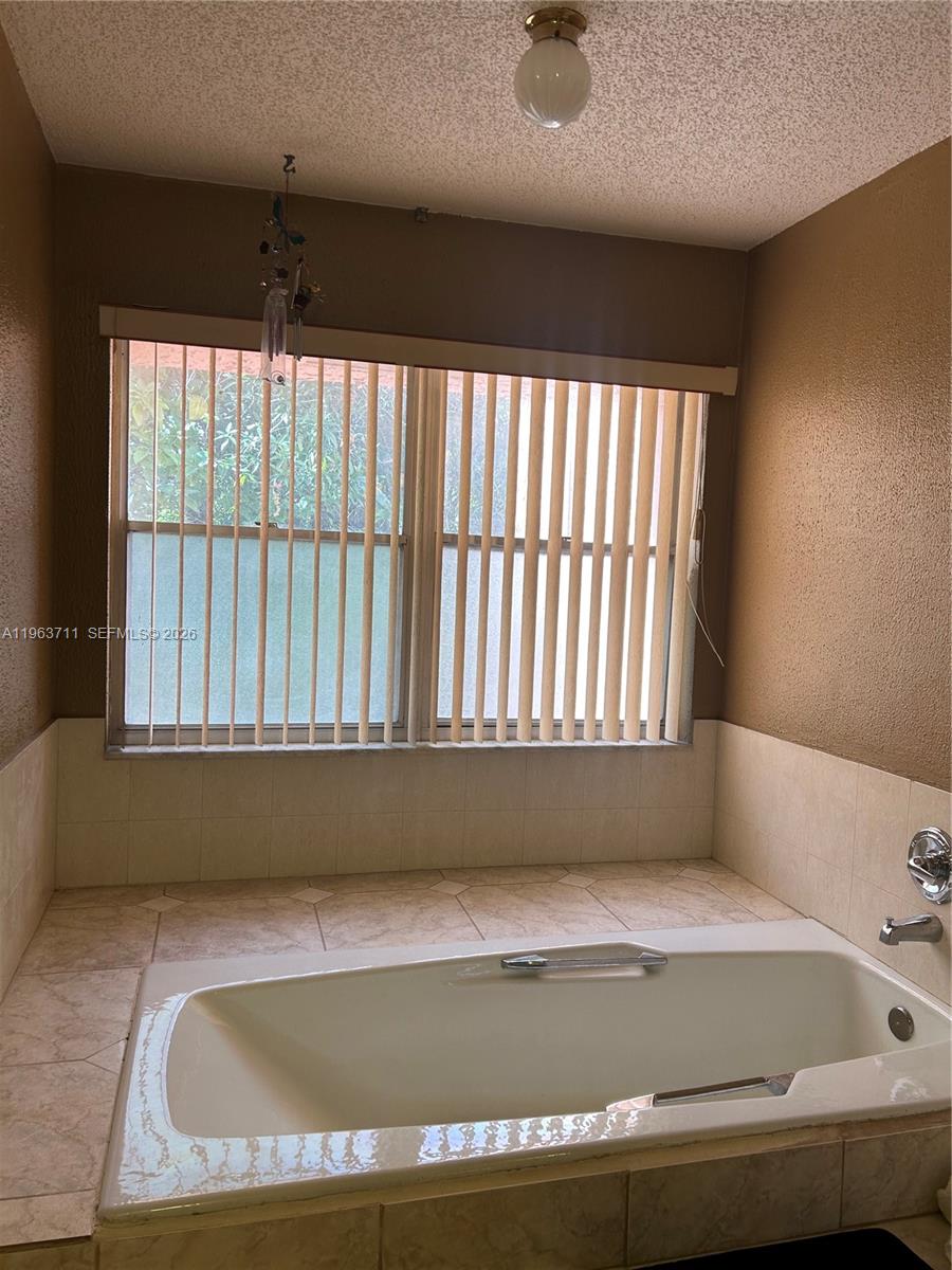 WIMBLEDON TOWNHOUSE I-13 - Residential