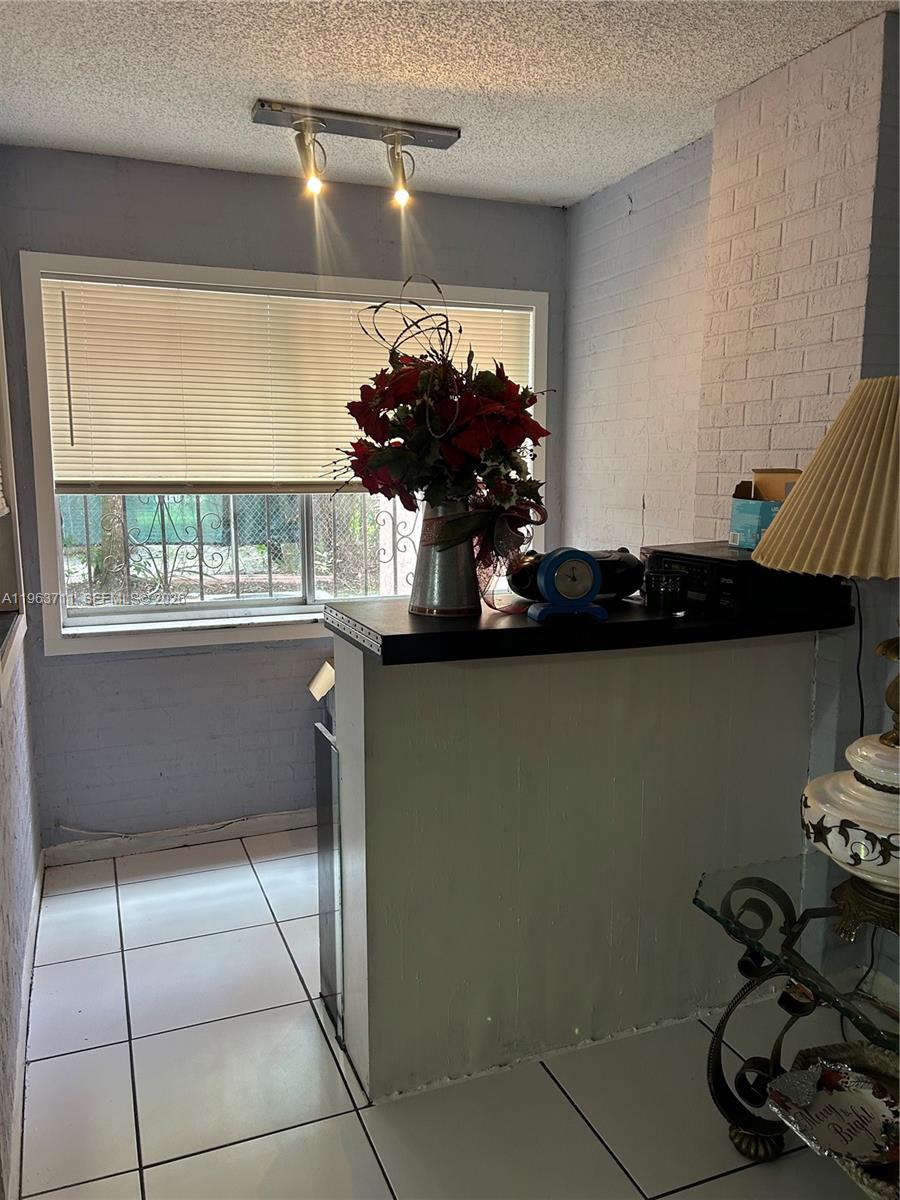 WIMBLEDON TOWNHOUSE I-13 - Residential