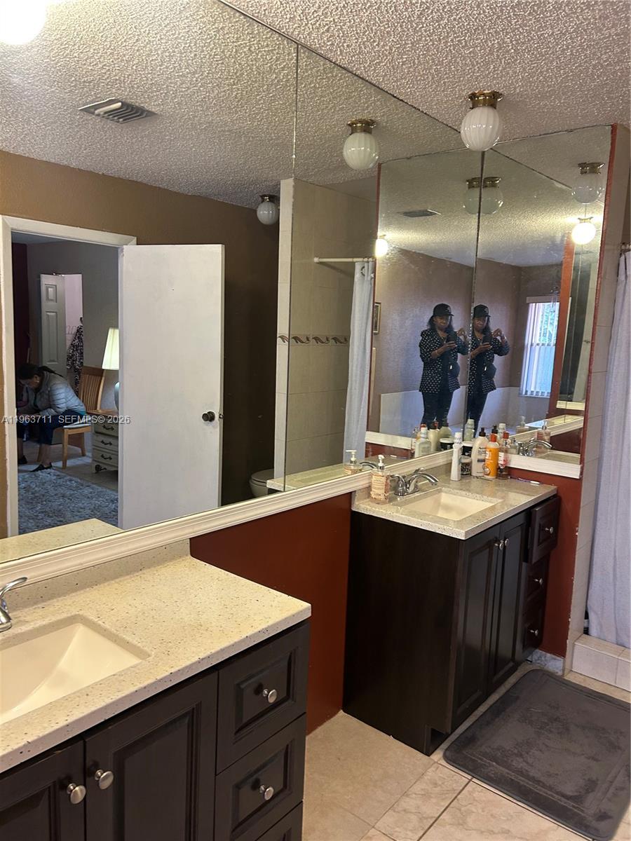 WIMBLEDON TOWNHOUSE I-13 - Residential