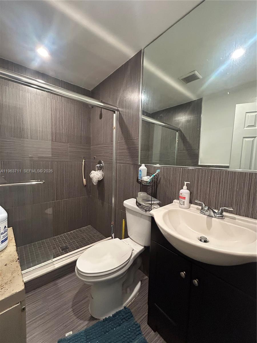 WIMBLEDON TOWNHOUSE I-13 - Residential