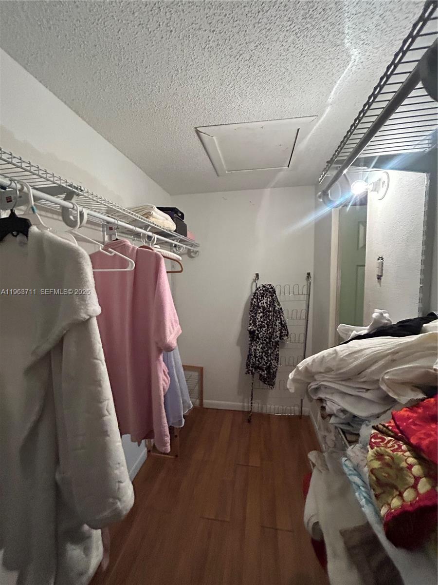 WIMBLEDON TOWNHOUSE I-13 - Residential