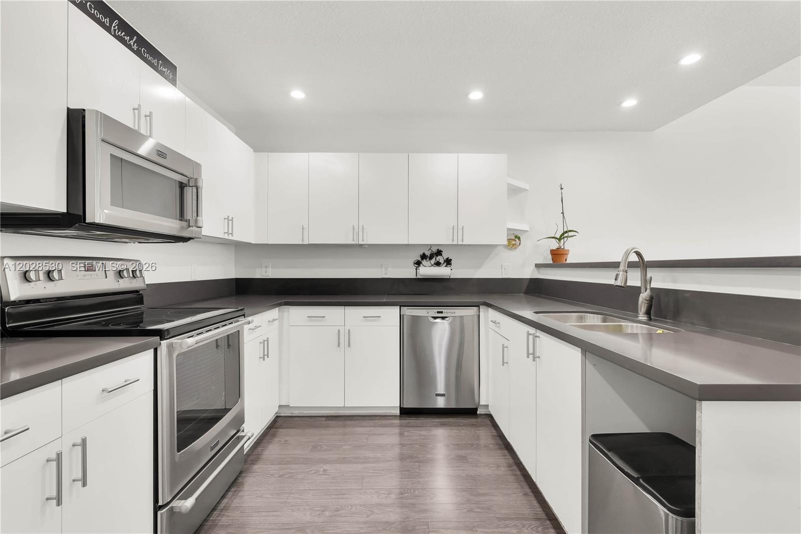 TANGLEWOOD TOWNHOMES SECT - Residential