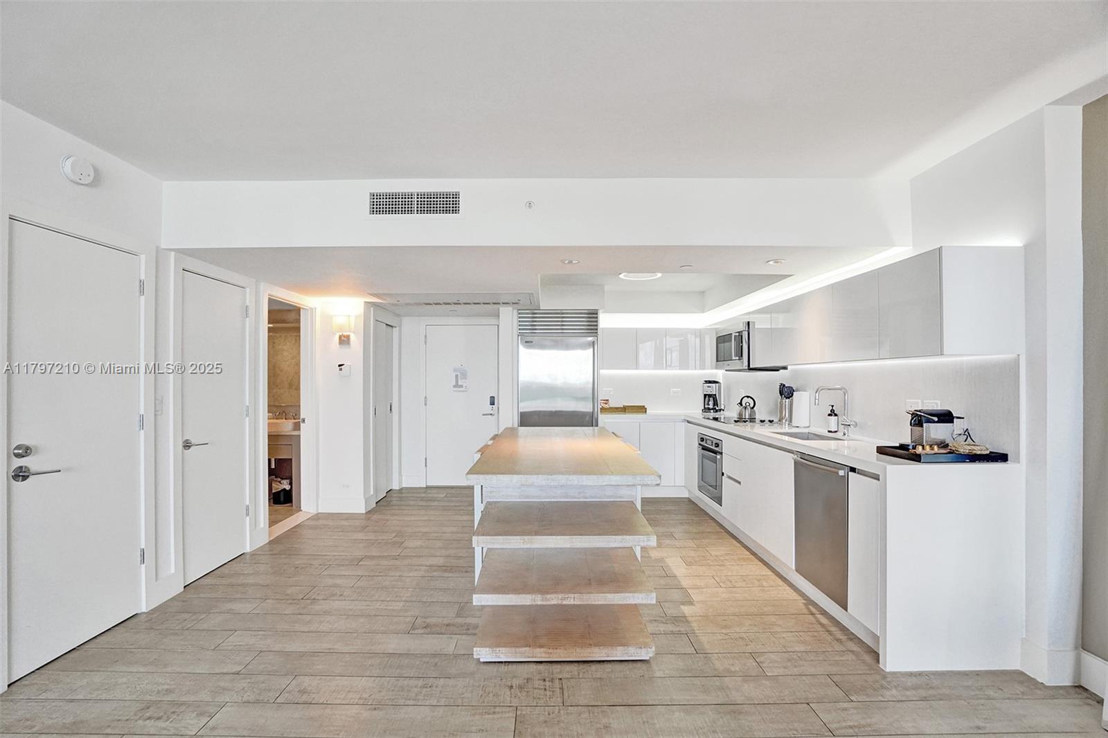 1 HOTEL HOMES - Residential Lease