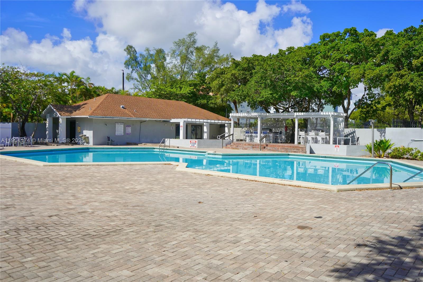 GREENWICH PH I CONDO - Residential Lease