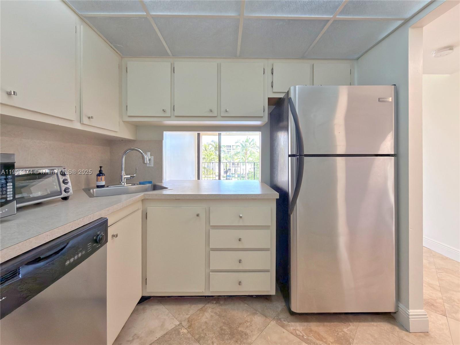 GREENWICH PH I CONDO - Residential Lease