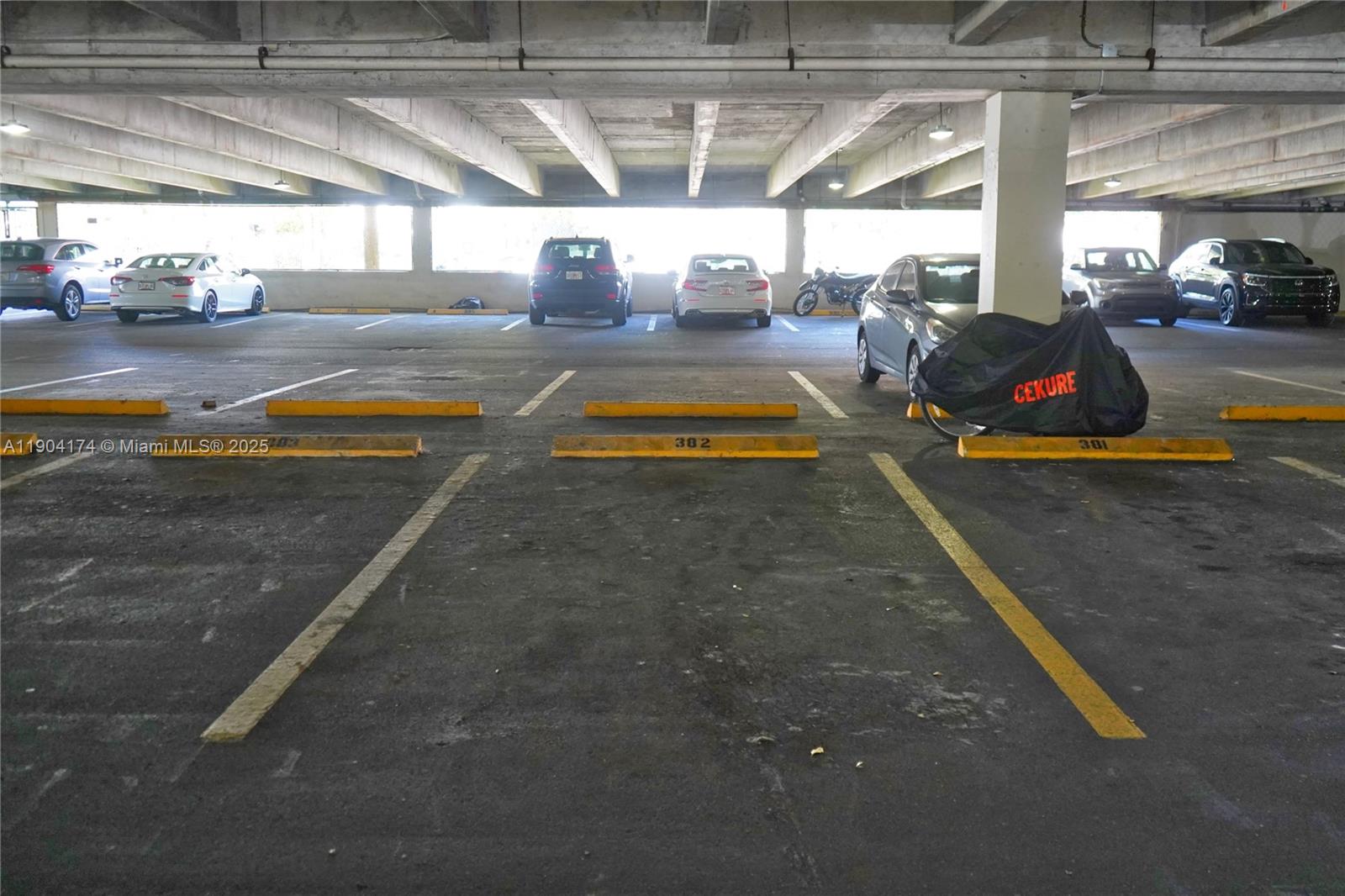 GREENWICH PH I CONDO - Residential Lease