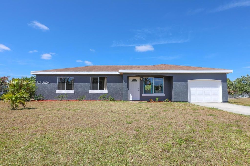 Photo of 250 SW Homeland Rd #0, Port Saint Lucie, FL 34953 (MLS # A11618657)
