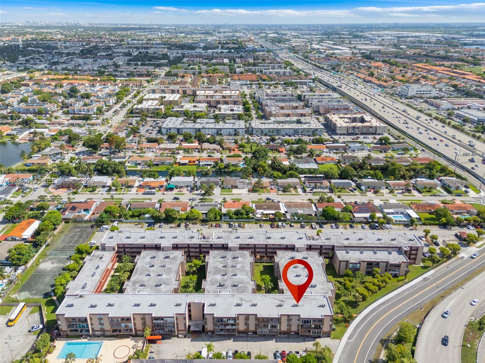 LOS ARBOLES CONDO - Residential