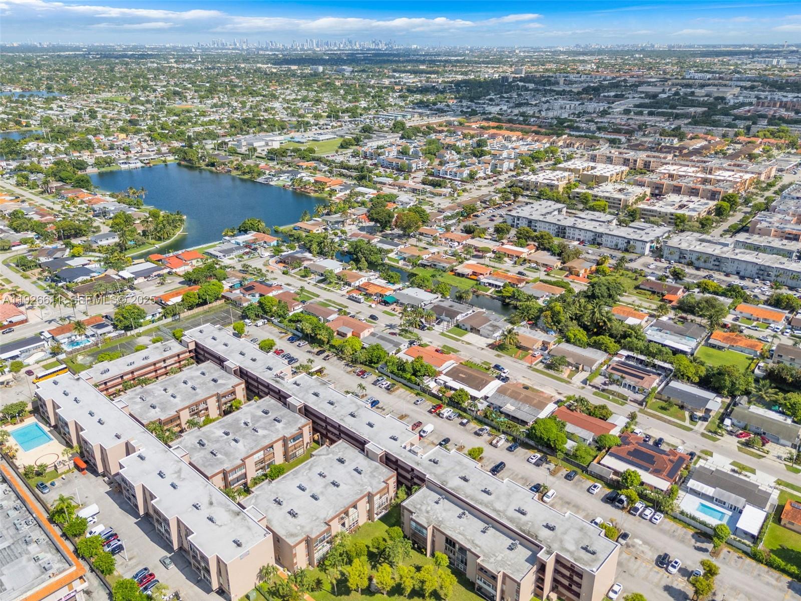 LOS ARBOLES CONDO - Residential