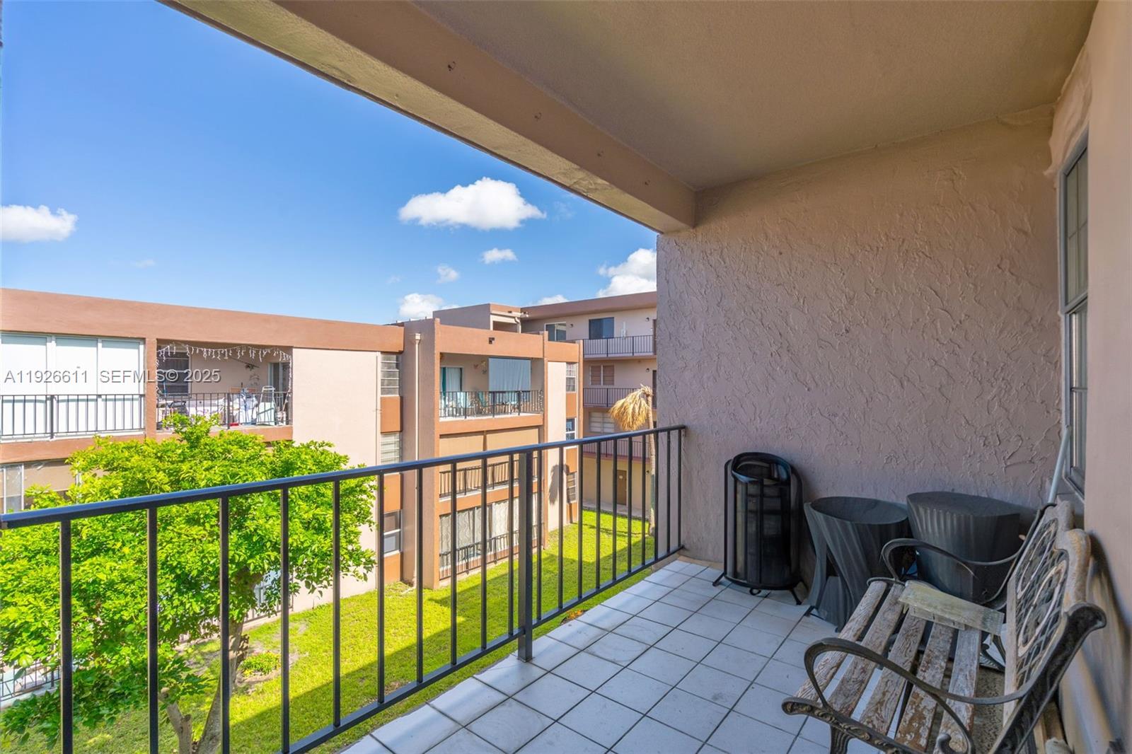 LOS ARBOLES CONDO - Residential