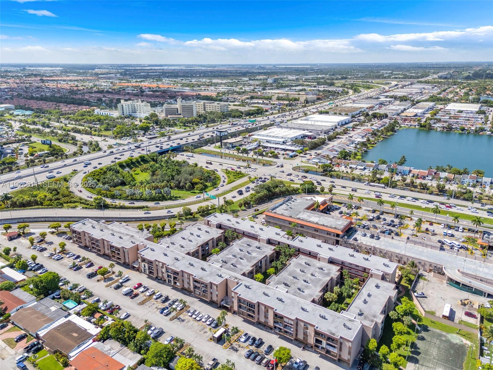 LOS ARBOLES CONDO - Residential