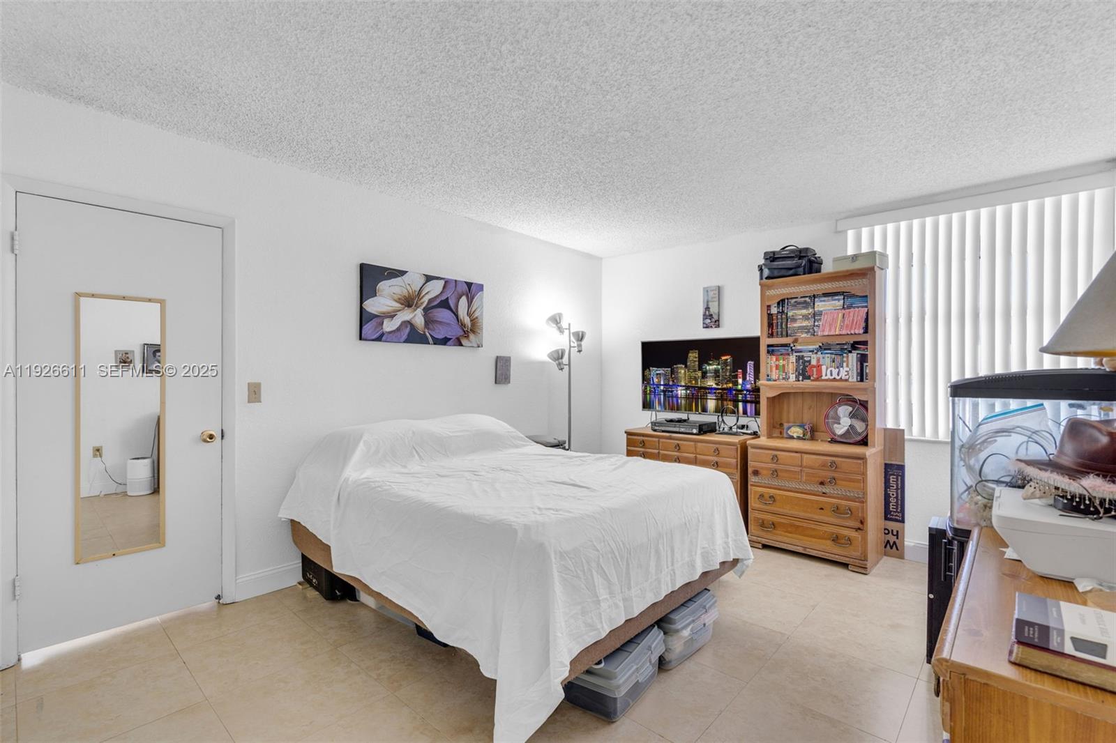 LOS ARBOLES CONDO - Residential