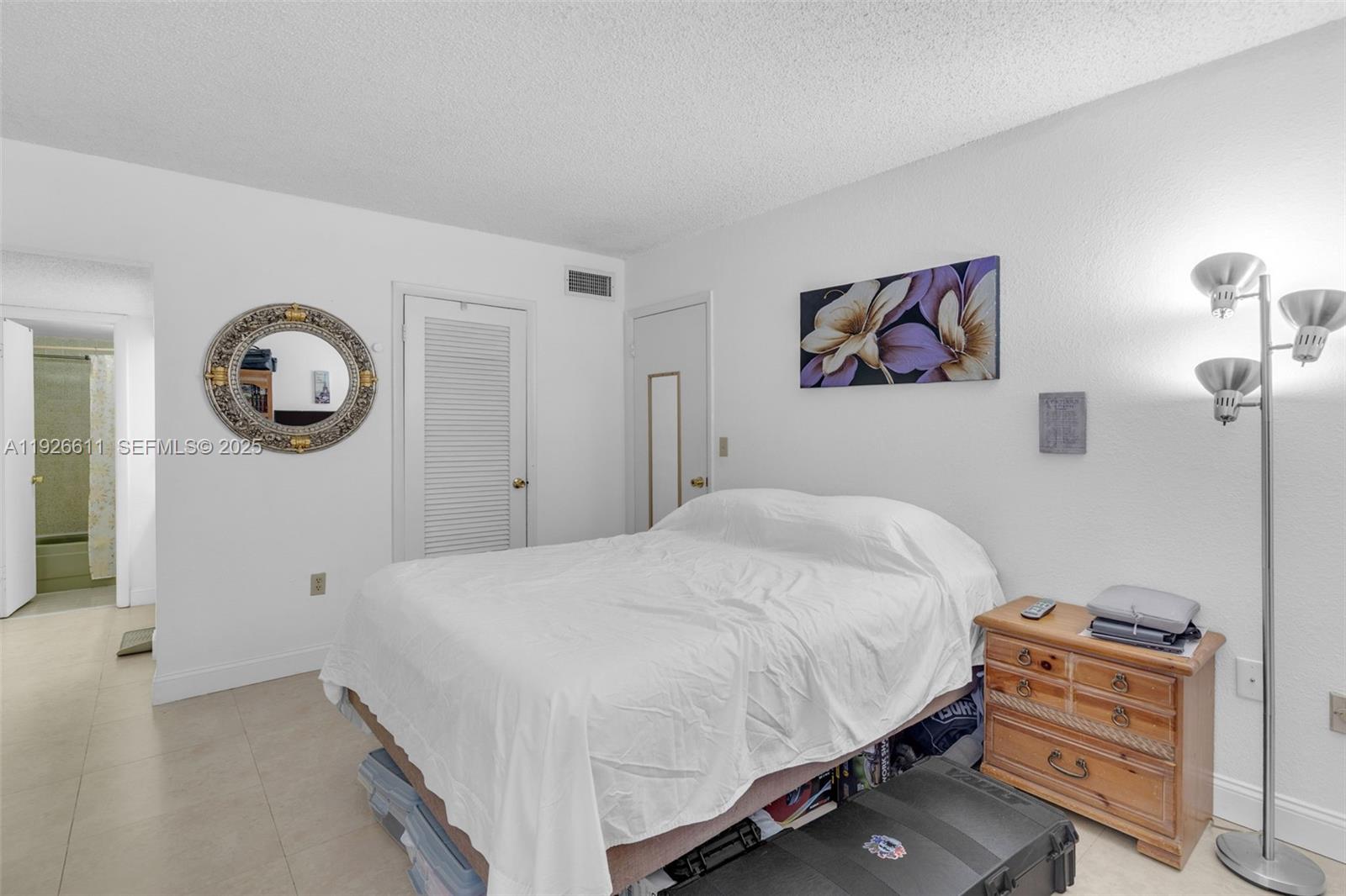 LOS ARBOLES CONDO - Residential