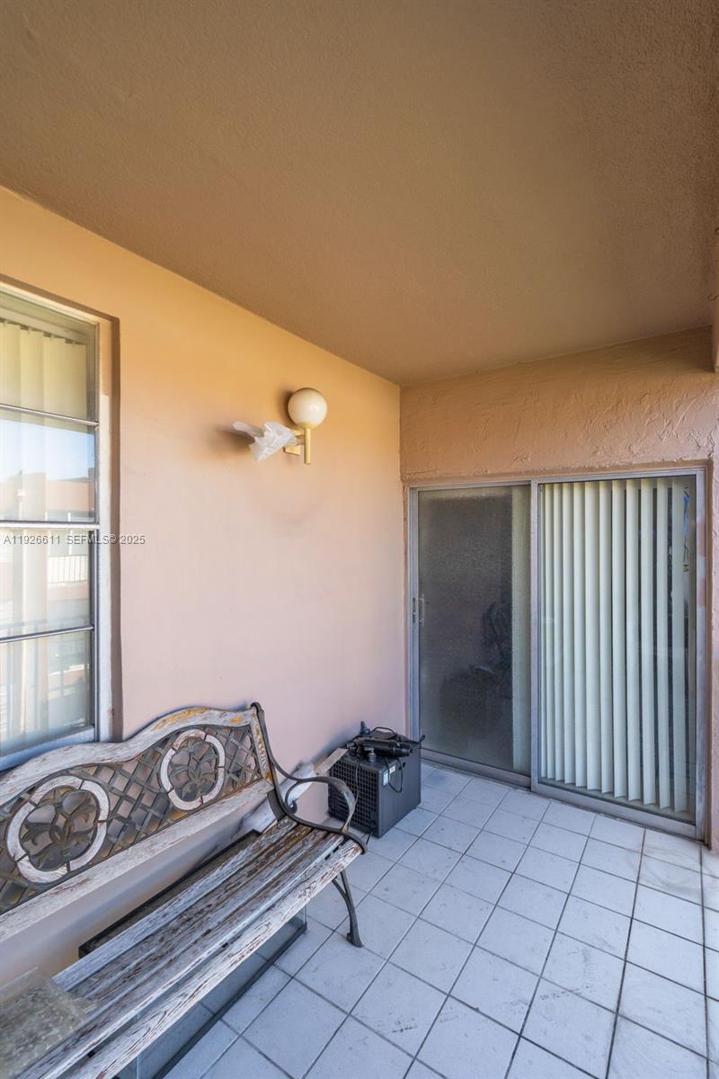 LOS ARBOLES CONDO - Residential