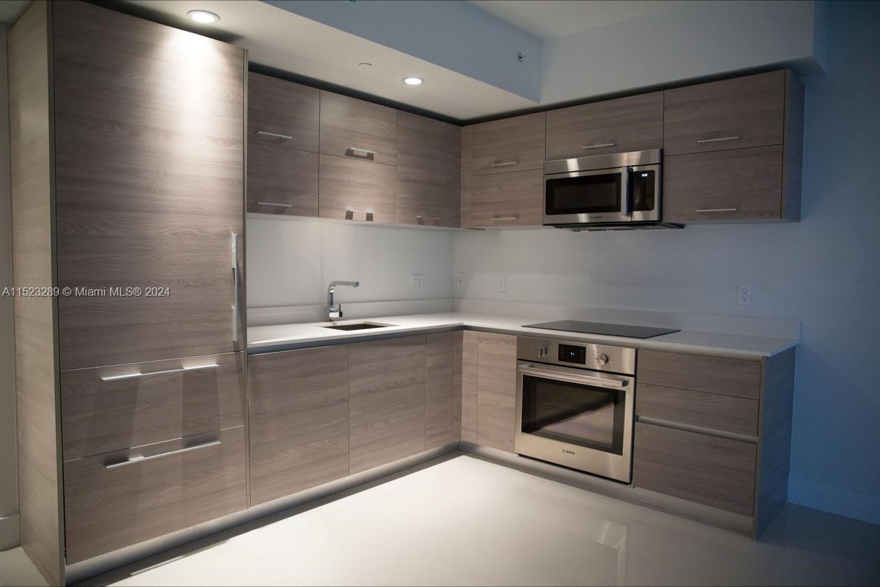 1300 S MIAMI AVENUE CONDO - Residential
