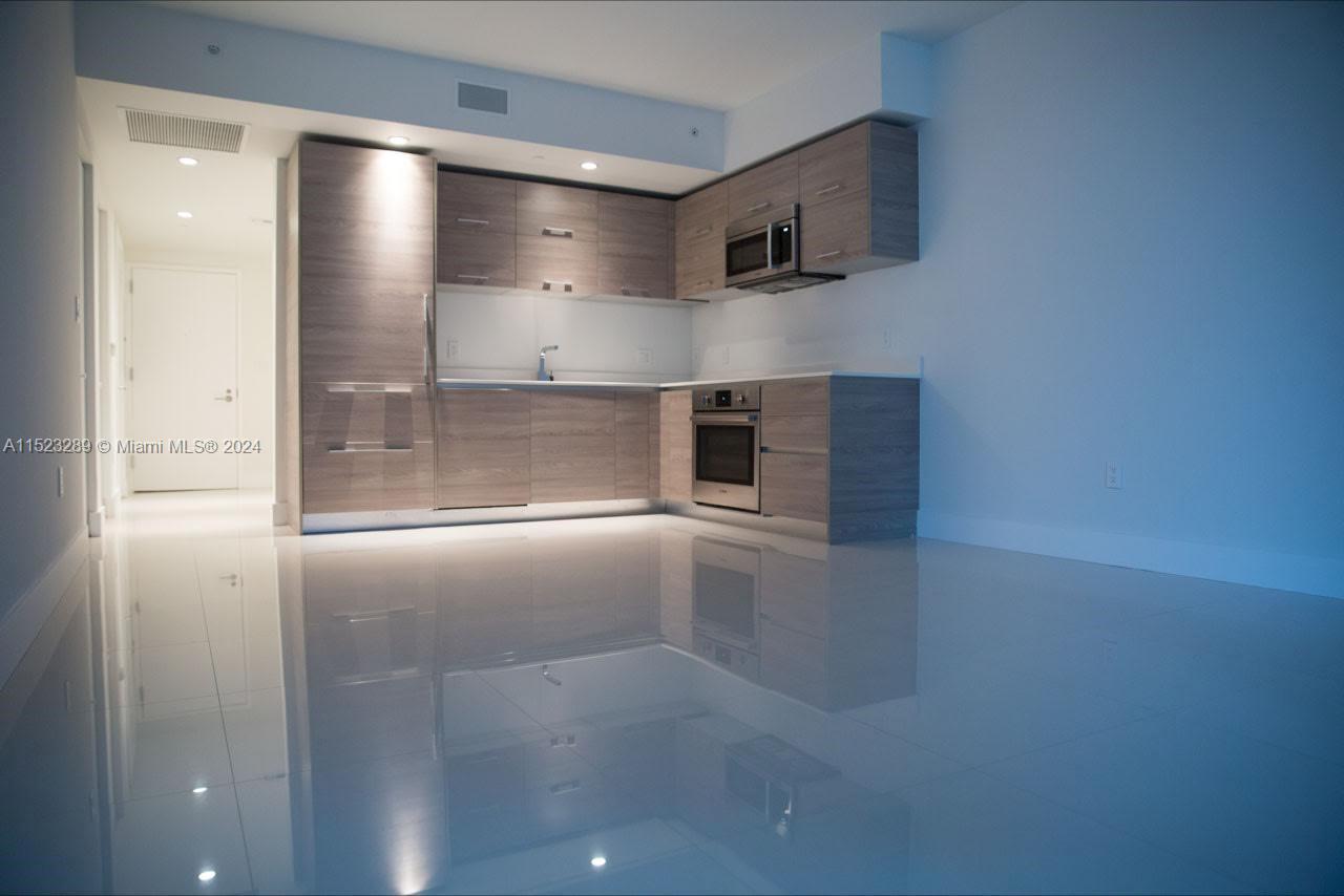 1300 S MIAMI AVENUE CONDO - Residential