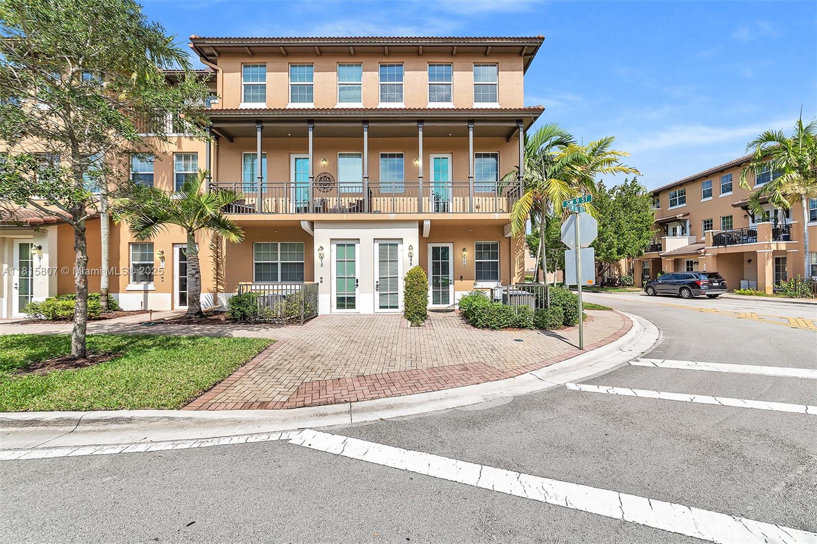 Rental Property at 908 Sw 147th Ave 2914, Pembroke Pines, Miami-Dade County, Florida - Bedrooms: 3 
Bathrooms: 4  - $3,200 MO.
