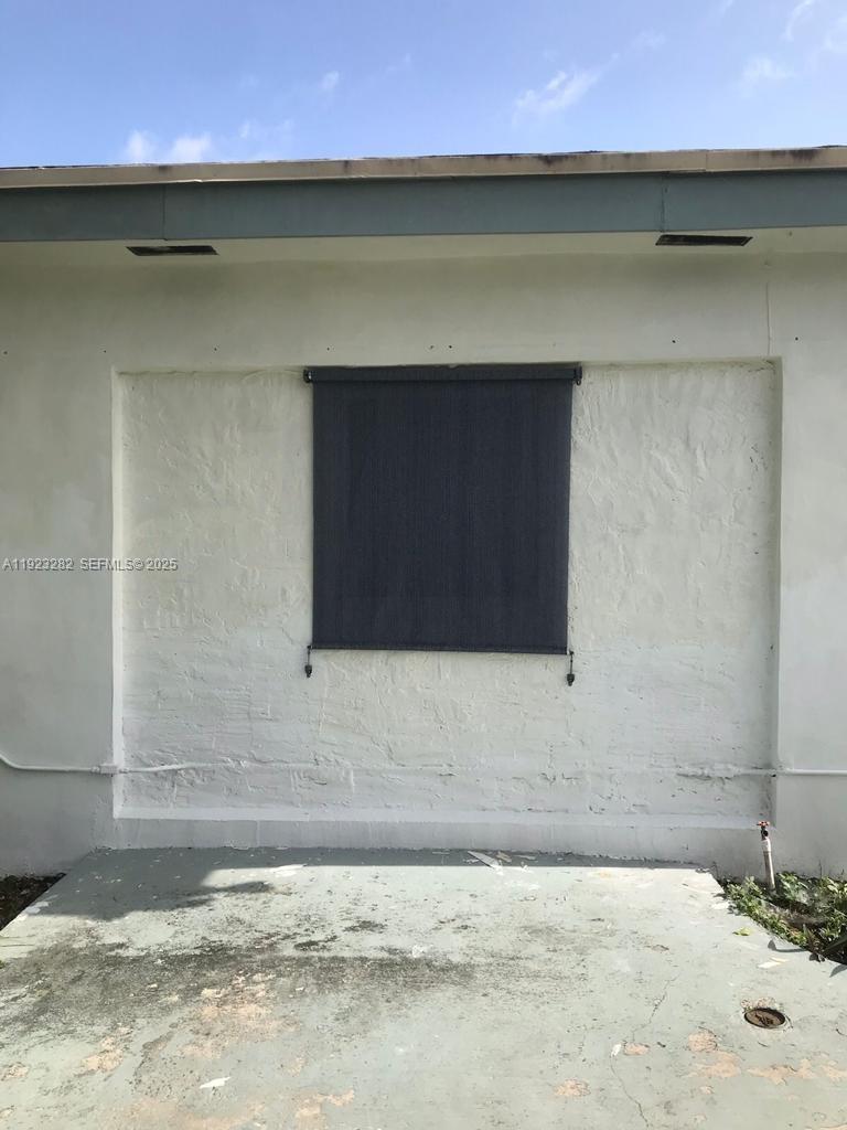 LAUDERDALE MANOR HOMESITE - Residential Lease