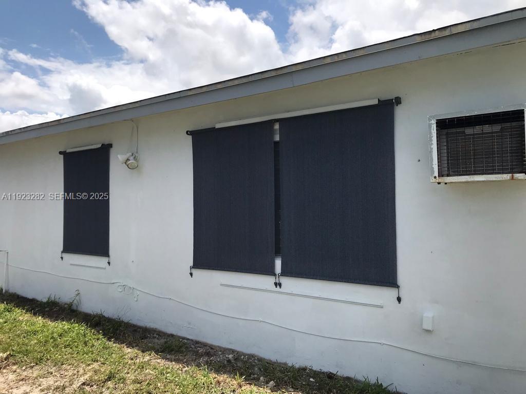 LAUDERDALE MANOR HOMESITE - Residential Lease