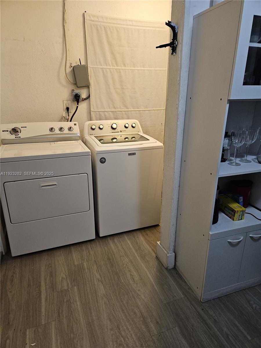 LAUDERDALE MANOR HOMESITE - Residential Lease