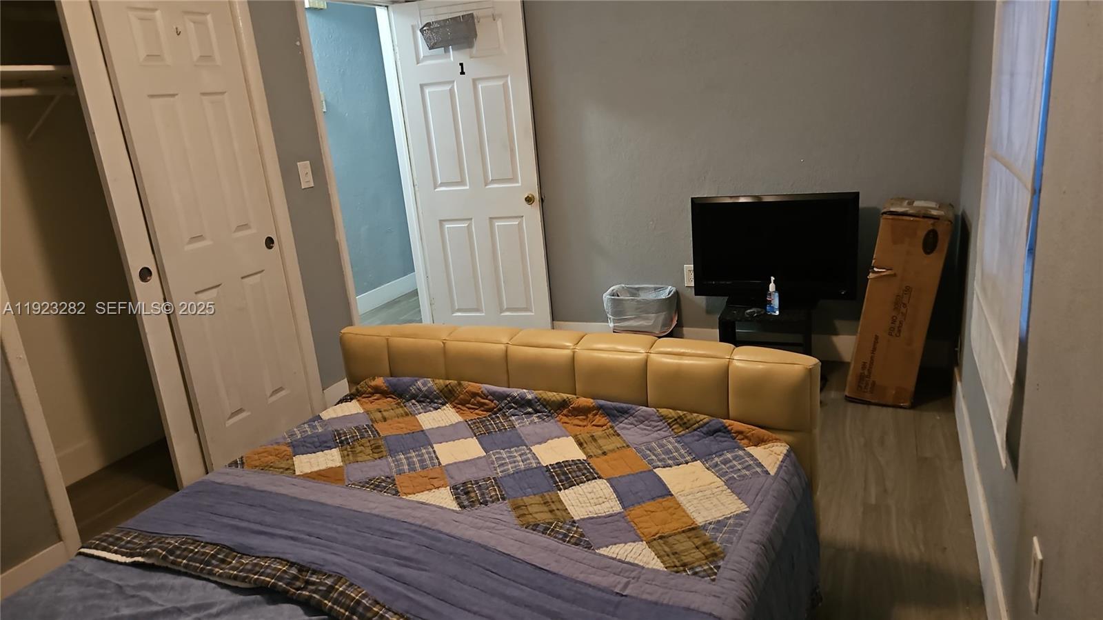 LAUDERDALE MANOR HOMESITE - Residential Lease