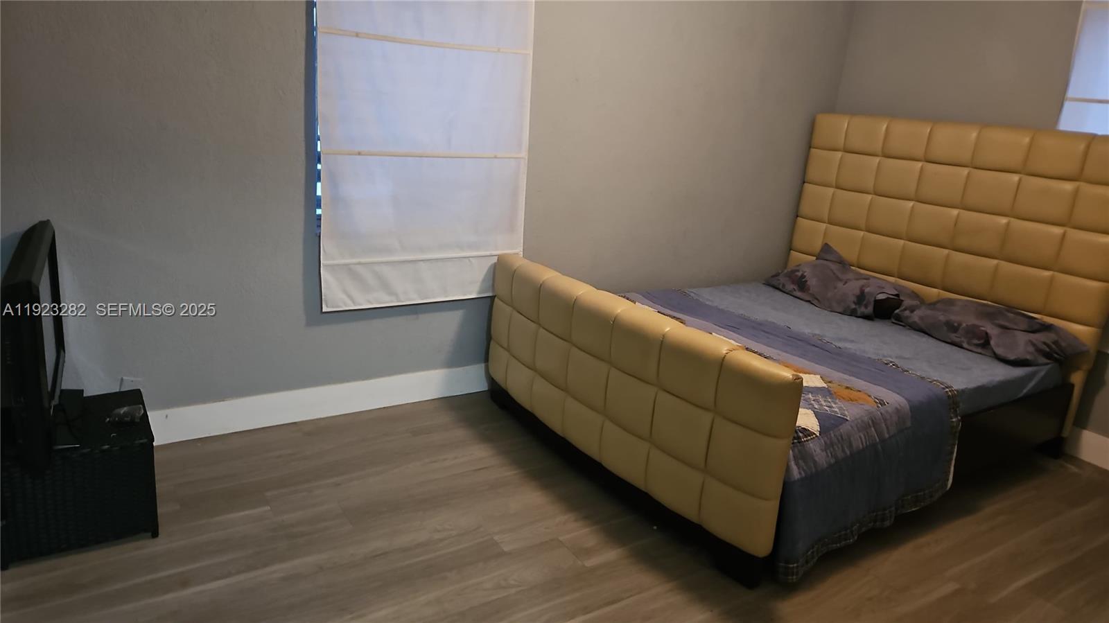 LAUDERDALE MANOR HOMESITE - Residential Lease