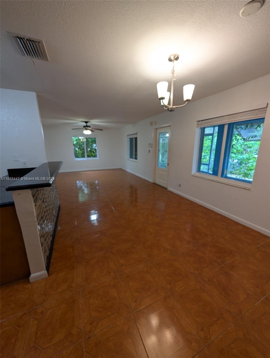 HOLLYWOOD LITTLE RANCHES - Residential