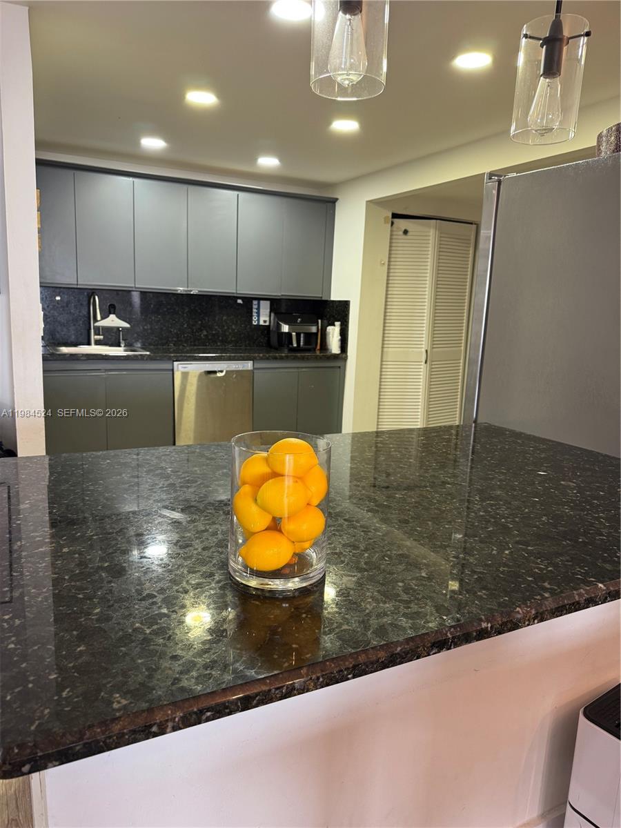 OLYMPUS TOWERS CONDO - Residential