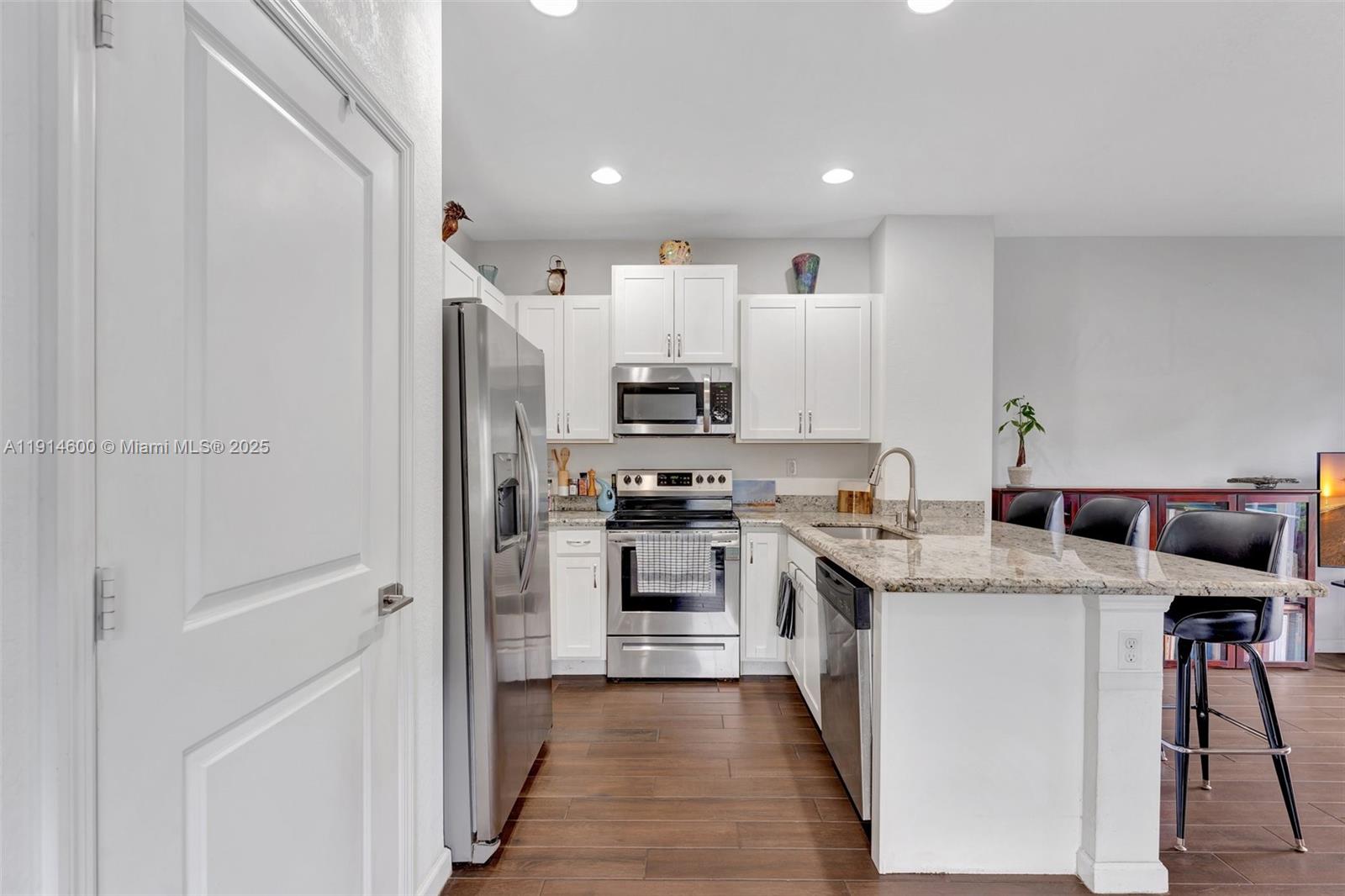 11053 SW 113th Pl, Miami, - Residential