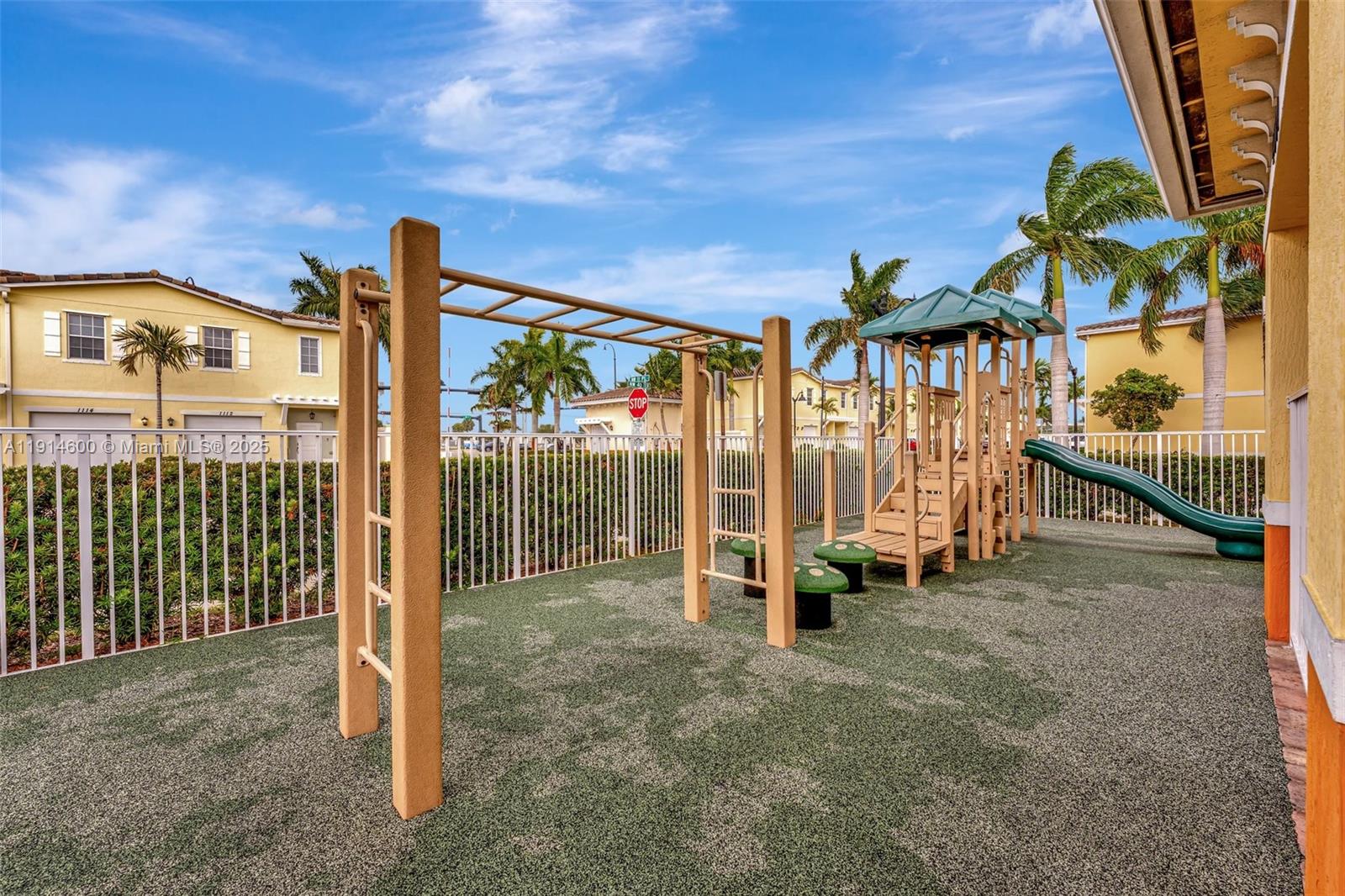 11053 SW 113th Pl, Miami, - Residential