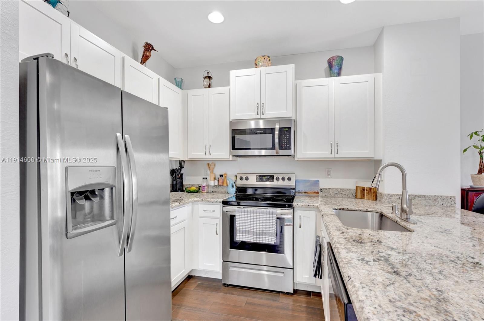 11053 SW 113th Pl, Miami, - Residential