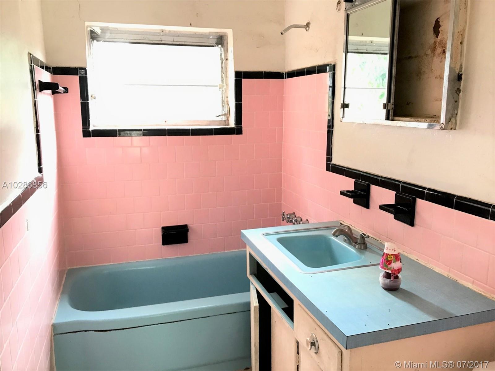 NORTH ANDREWS TERRACE FIR - Residential