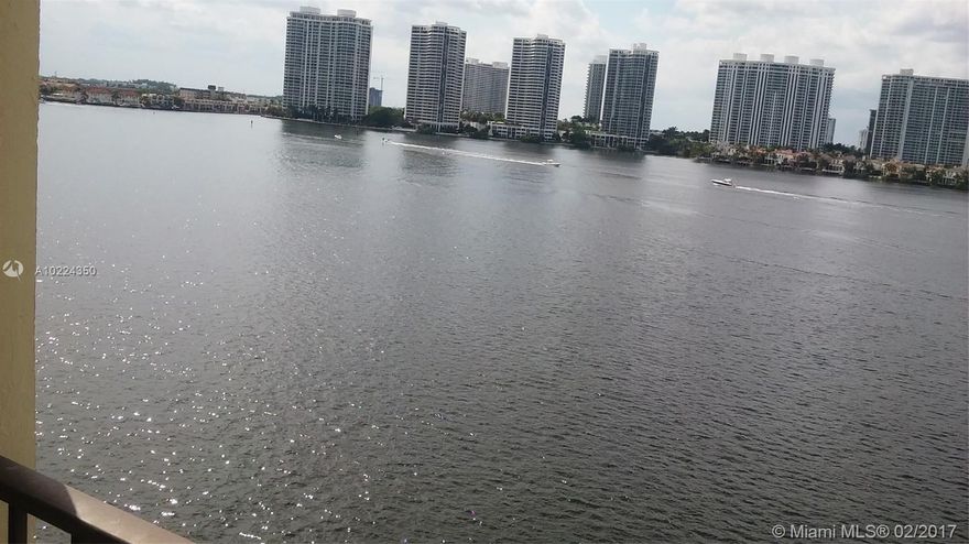 FANTASTIC VIEW TO THE BAY, WASHING&DRYER INSIDE, CERAMIC TILE AND BEDROOMS CARPET, KITCHEN AND BATHS RENOVATED , STEP TO THE BEACH, RESTAURANTS, SHOPPING AMD NEW SCHOOL K-8