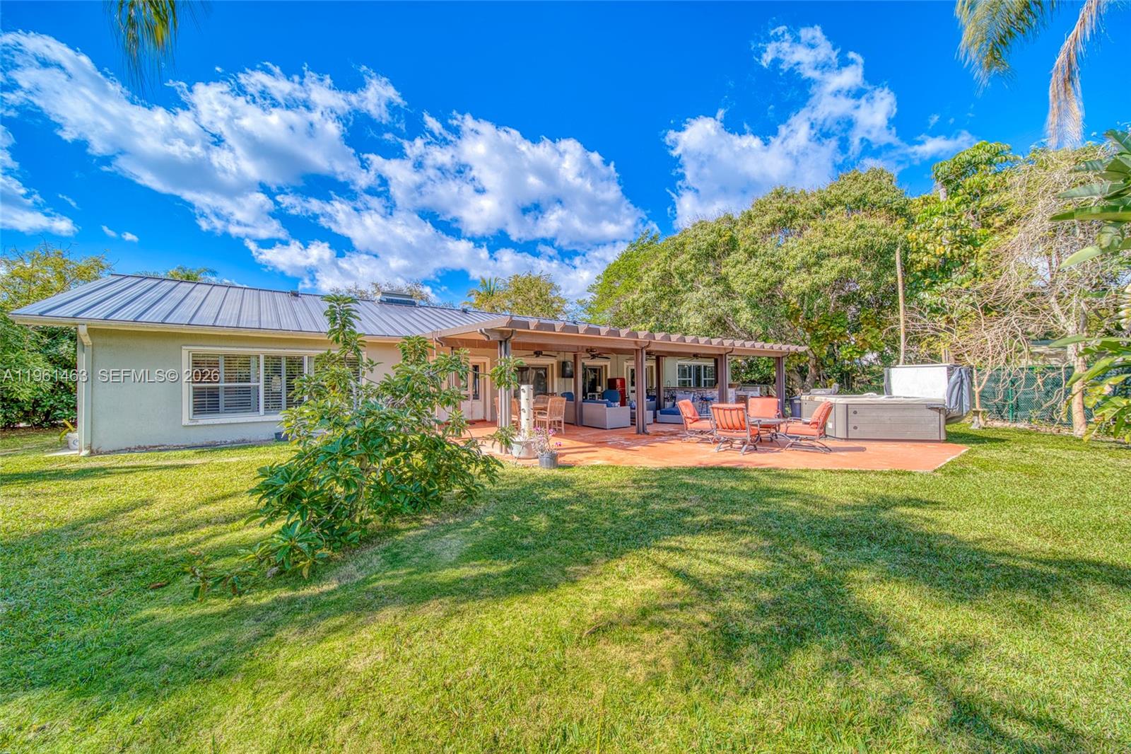 PINE TREE ESTS 1ST ADDN - Residential