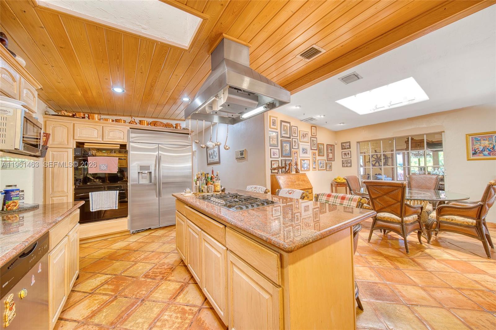 PINE TREE ESTS 1ST ADDN - Residential