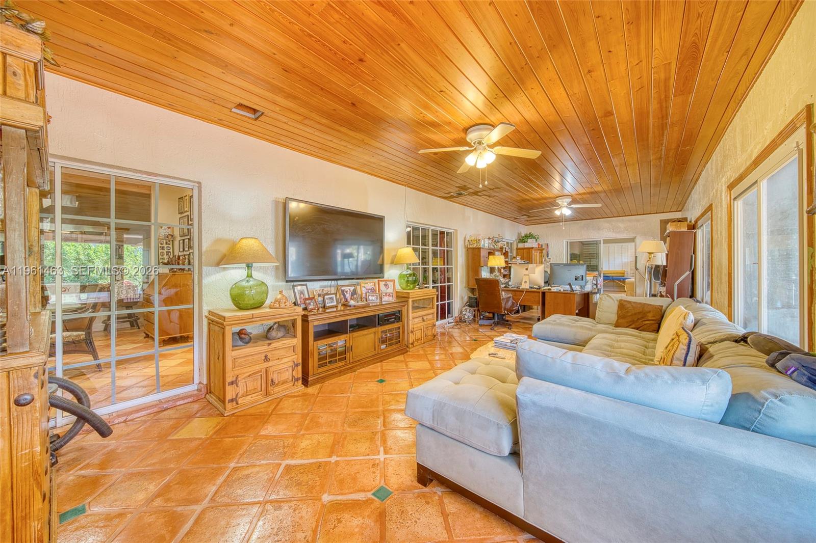 PINE TREE ESTS 1ST ADDN - Residential