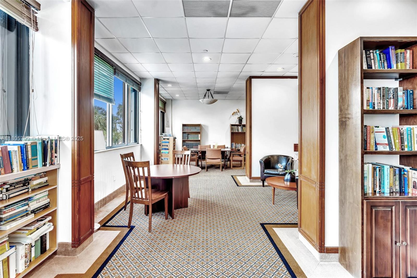 ADMIRALS PORT CONDO - WEST - Residential