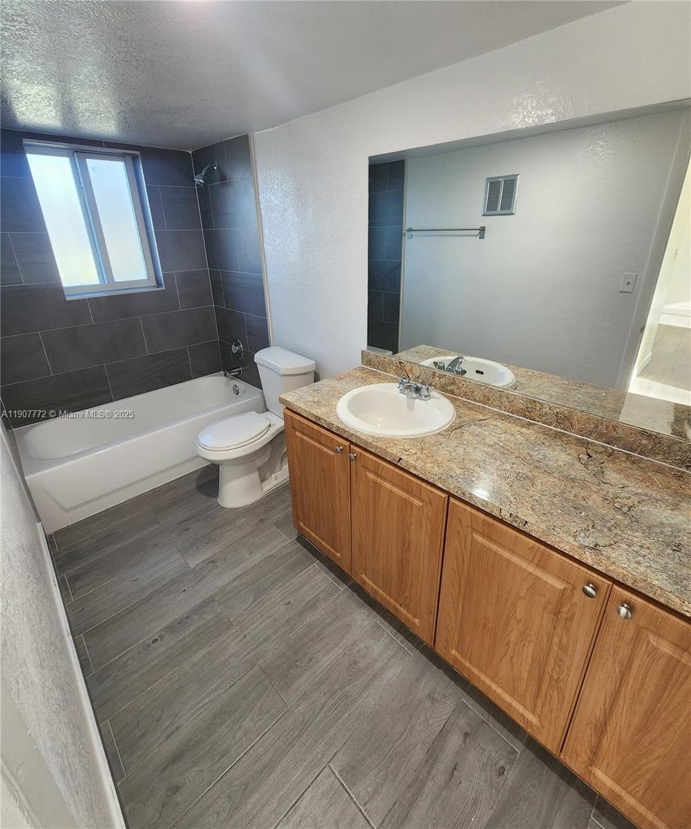 A A DOOLEY SUB - Residential Lease